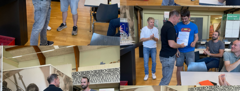 Roland Langenegger überreicht die Zertifikate an die Photovolteure und Solarteure